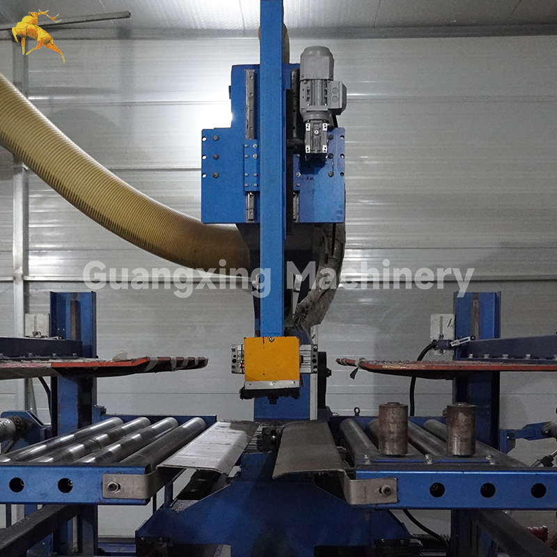 Bandsaw Cutting Machine